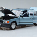 Mercedes 190E W201 ライトブルー Norev 1:18 - image 2 of 7
