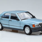 Mercedes 190E W201 ライトブルー Norev 1:18 - image 5 of 7