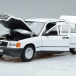 Mercedes 190 E W201 ホワイト Norev 1:18 183820 メタル - image 2 of 7