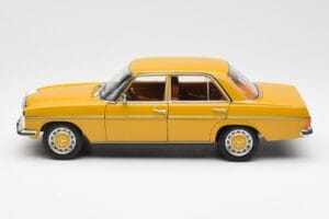 Mercedes 200/8 W115 サハラ イエロー Norev 1:18 183771 メタル - 画像 4/8