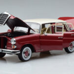 Mercedes 200 W110 レッド Norev 1:18 - image 2 of 7