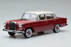 Mercedes 200 W110 レッド Norev 1:18