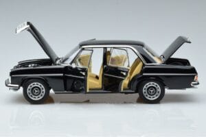Mercedes 200 W115 リミテッドエディション Norev 1:18 183775 メタル - 画像 4/8