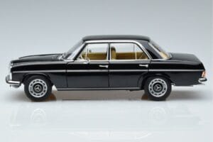 Mercedes 200 W115 リミテッドエディション Norev 1:18 183775 メタル - 画像 5/8