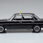 Mercedes 200 W115 タクシー Norev 1:18 183776 メタル - image 4 of 7