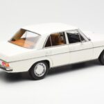 Mercedes 200 W115 ホワイト Norev 1:18 - image 3 of 8
