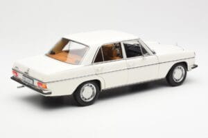 Mercedes 200 W115 ホワイト Norev 1:18 183770 メタル - 画像 3/8