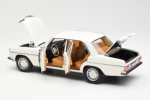 Mercedes 200 W115 ホワイト Norev 1:18 183770 メタル - 画像 5/8