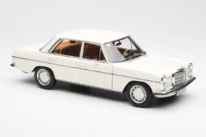 Mercedes 200 W115 ホワイト Norev 1:18 183770 メタル - 画像 6/8