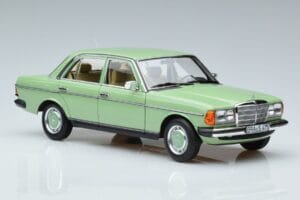 Mercedes 200 W123 グリーン Norev 1:18 183796 メタル - 画像 5/7