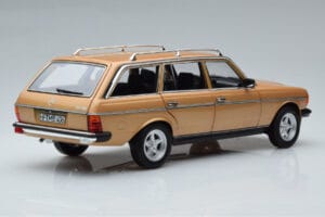 Mercedes 200T S123 AMG Package ベージュ Norev 1:18 183739 メタル - 画像 3/9