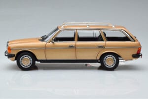 Mercedes 200T S123 ベージュ Norev 1:18 183738 メタル - 画像 5/9