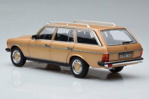 Mercedes 200T S123 ベージュ Norev 1:18 183738 メタル - 画像 7/9