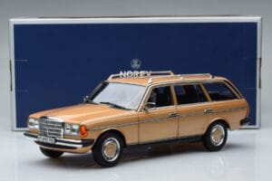 Mercedes 200T S123 ベージュ Norev 1:18 183738 メタル - 画像 9/9