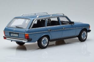 Mercedes 200T S123 ブルー Norev 1:18 183737 メタル - 画像 3/7