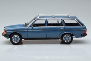 Mercedes 200T S123 ブルー Norev 1:18 183737 メタル - 画像 4/7