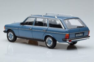 Mercedes 200T S123 ブルー Norev 1:18 183737 メタル - 画像 6/7
