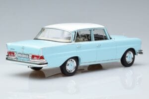 Mercedes 220 S W111 ブルー Norev 1:18 183920 メタル - 画像 3/7
