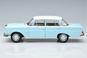 Mercedes 220 S W111 ブルー Norev 1:18 183920 メタル - 画像 4/7