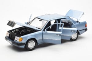 Mercedes 230E W124 ライトブルー メタリック Norev 1:18 183945 メタル - 画像 2/8