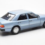 Mercedes 230E W124 ライトブルー メタリック Norev 1:18 - image 3 of 8