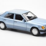 Mercedes 230E W124 ライトブルー メタリック Norev 1:18 - image 6 of 8