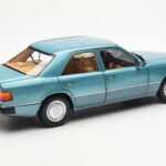 Mercedes 230E W124 ベリルメタリック ディーラーエディション Norev 1:18 - image 3 of 8