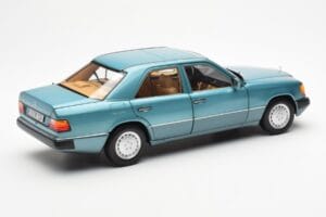 Mercedes 230E W124 ベリルメタリック ディーラーエディション Norev 1:18 B66040698 メタル - 画像 3/8