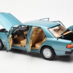 Mercedes 230E W124 ベリルメタリック ディーラーエディション Norev 1:18 - image 5 of 8