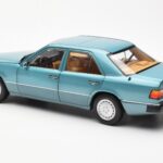 Mercedes 230E W124 ベリルメタリック ディーラーエディション Norev 1:18 - image 7 of 8