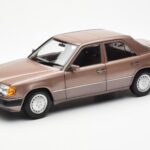 Mercedes 230E W124 ローズウッドメタリック ディーラーエディション Norev 1:18