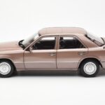 Mercedes 230E W124 ローズウッドメタリック ディーラーエディション Norev 1:18 - image 4 of 8