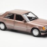 Mercedes 230E W124 ローズウッドメタリック ディーラーエディション Norev 1:18 - image 6 of 8
