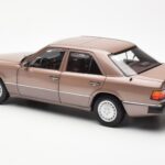 Mercedes 230E W124 ローズウッドメタリック ディーラーエディション Norev 1:18 - image 7 of 8