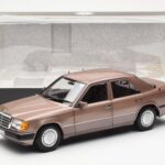 Mercedes 230E W124 ローズウッドメタリック ディーラーエディション Norev 1:18 - image 8 of 8