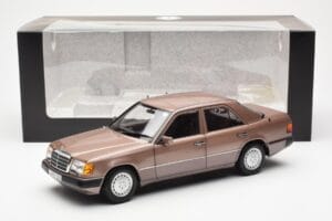 Mercedes 230E W124 ローズウッドメタリック ディーラーエディション Norev 1:18 B66040697 メタル - 画像 8/8