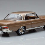 Mercedes 250 SE Coupe W111 ゴールドメタリック Norev 1:18 - image 3 of 7