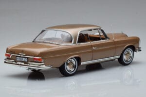 Mercedes 250 SE Coupe W111 ゴールドメタリック Norev 1:18 183759 メタル - 画像 3/7