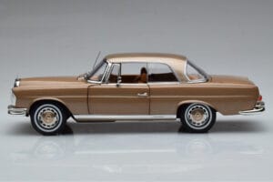 Mercedes 250 SE Coupe W111 ゴールドメタリック Norev 1:18 183759 メタル - 画像 4/7