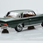 Mercedes 250 SE Coupe W111 グリーンメタリック リミテッドエディション Norev 1:18 183764 メタル - image 3 of 7