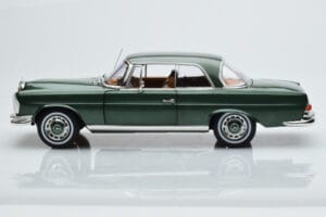 Mercedes 250 SE Coupe W111 グリーンメタリック リミテッドエディション Norev 1:18 183764 メタル - 画像 4/7