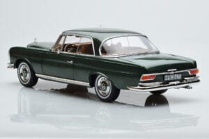 Mercedes 250 SE Coupe W111 グリーンメタリック リミテッドエディション Norev 1:18 183764 メタル - 画像 6/7