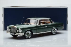 Mercedes 250 SE Coupe W111 グリーンメタリック リミテッドエディション Norev 1:18 183764 メタル - 画像 7/7