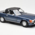 Mercedes 300 SL R107 ノーティカルブルー Norev 1:18 - image 6 of 8