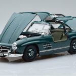 Mercedes 300 SL W198 Gullwing グリーン Norev 1:18 - image 2 of 7