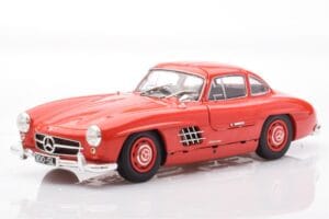 Mercedes 300 SL W198 Gullwing レッド Minichamps 1:18