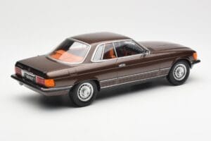 Mercedes 500 SLC C107 ブラウン KK-Scale 1:18 180851 メタル - 画像 2/6