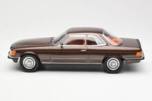Mercedes 500 SLC C107 ブラウン KK-Scale 1:18 180851 メタル - 画像 3/6
