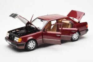 Mercedes 500E W124 レッドメタリック ディーラーエディション Norev 1:18 B66040699 メタル - 画像 2/8
