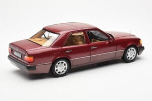 Mercedes 500E W124 レッドメタリック ディーラーエディション Norev 1:18 B66040699 メタル - 画像 3/8